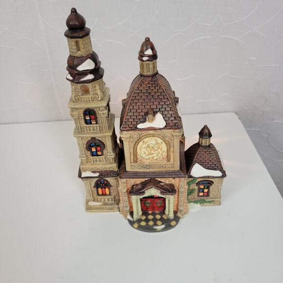 Santa's Workbench Classic Porcelain Lighted House St Mary's Cathedral 479-3998 - Picture 2 of 16